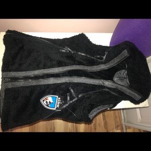 Kuhl womens black vest